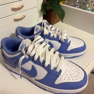 Nike Kids Low-Top Sneakers in White and Light Blue